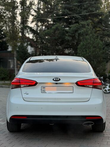Kia: Kia K3: 1.6 l | 2017 il Sedan — 4
