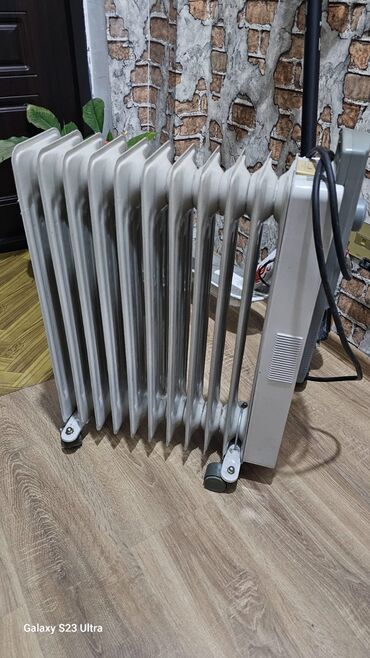 qızdırıcı radiatorlar: Radiator Tam islekdi Kombi cekilib deya ehtiyac yoxdu Qiymet 40 azn