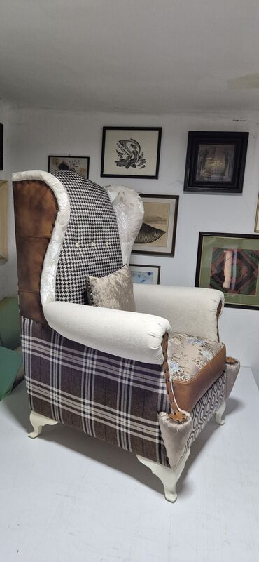 Fotelje: Fotelja sa visokim naslonom i raznolikim presvlakama kombinuje — 8