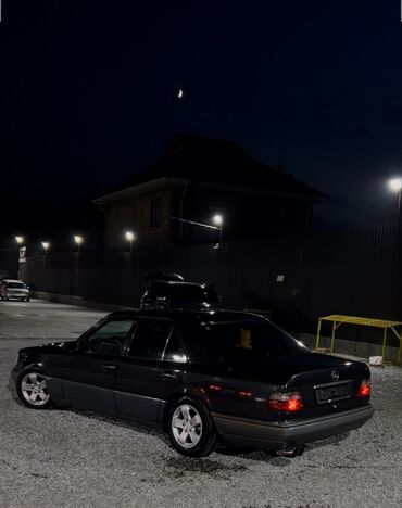 бокс на крышу авто купить в бишкеке: Mercedes-Benz W124: 1995 г., 2.8 л, Механика, Бензин, Седан