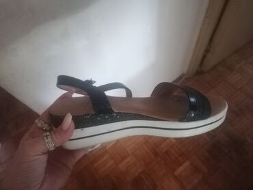 olang zenske cizme: Sandale, 39