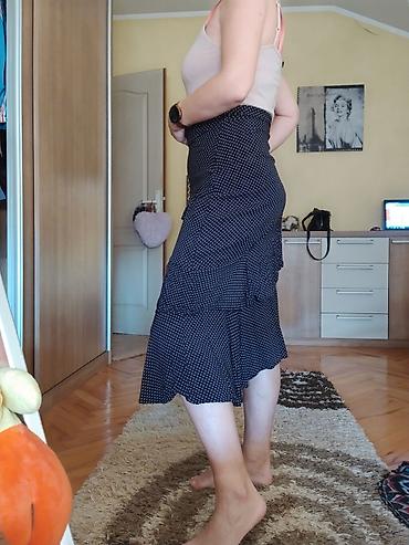 Suknje: Asimetrična midi suknja na preklop, tamnoplava sa sitnim belim — 2
