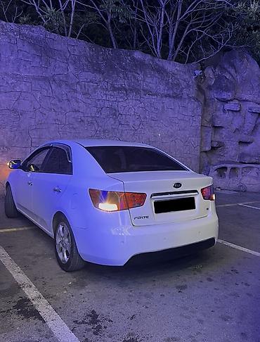 lexus 4.7: Kia Forte: 1.6 l | 2010 il Sedan — 8