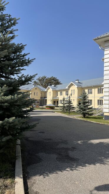недостроенные дома в бишкеке: Таунхаус, 115 м², 4 комнаты, Собственник, Косметический ремонт