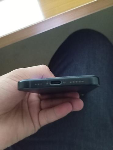 Apple iPhone: IPhone 15, Qara — 4