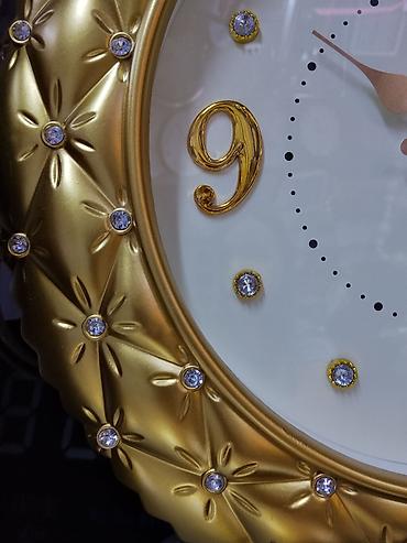 чехол на 7: Настенные часы QUARTZ в классическом стиле. - Круглый корпус с — 2