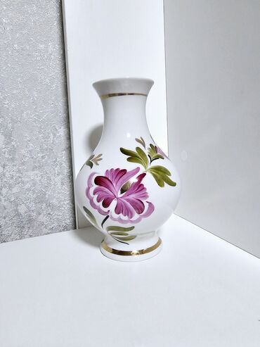 фарфоровая: Маленькая вазочка Фарфоровый