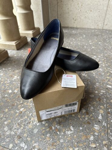 продаем женскую обувь: Продаю балетки Испанского бренда Camper в очень хорошем состоянии