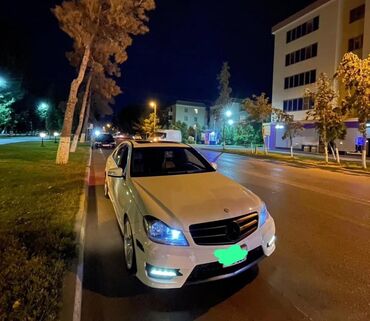 Mercedes-Benz C-Class sedan - Kuzov: ağ rəng, 4 qapı, kompakt premium