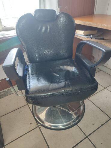 парикмахерский кресло: Продается детский парикмахерский пуфик. детский пуфик сатылат