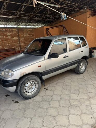 шины на ниву 2121: Внедорожник Chevrolet Niva 
2004 г!!! Цена 270.000