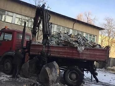 port: Вывоз строительного мусора услуги Мерседес машина сам гружу сам вожу — 2