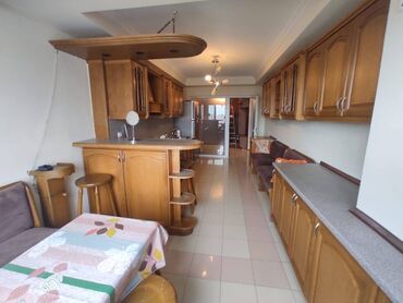 Uzunmüddətli kirayə mənzillər: Yasamalda 9 mertebeli binanın 9-cu mərtəbəsində yerləşən ümumi sahəsi — 10