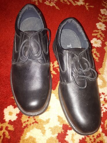 зимние обувь мужская: Ботинки нат.кожа новые 42 размер Россия