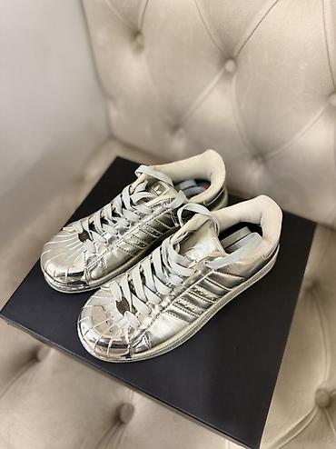 Личные вещи: Кроссовки, 36, Adidas Originals, Новый, цвет - Серебристый, Самовывоз — 1