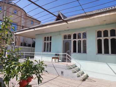 tarqovuda 1 otaqli evler: 120 м², 4 комнаты