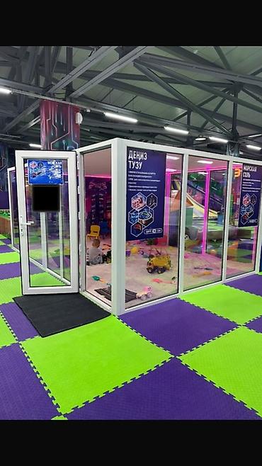 Вакансия: сотрудница в игровом парке Описание: - Работа в игровом