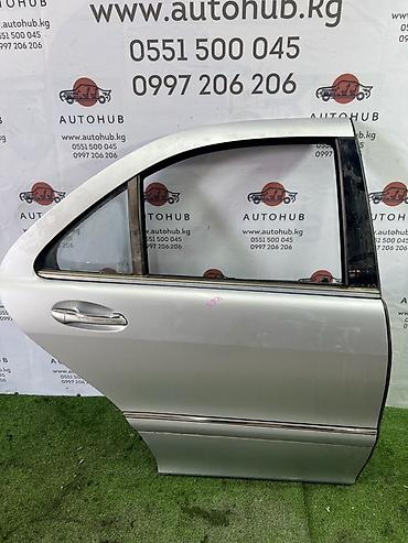 m113: Дверь задняя правая для Mercedes-Benz S-Class W220, двигатель M113 — 1