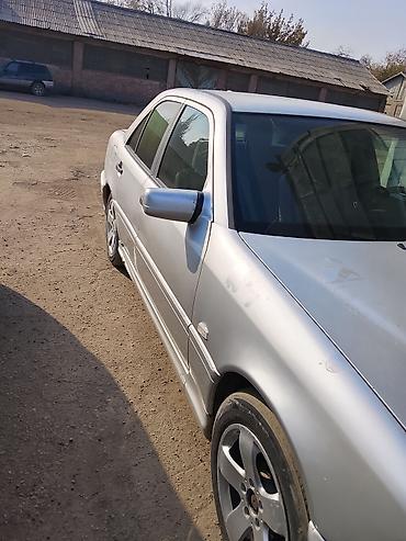 ветровики на мерс: Mercedes-Benz 220: 1997 г., Автомат, Седан — 7