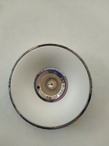 1 kub nece kvadratdir: Çılçıraq, 1 lampa, Metal