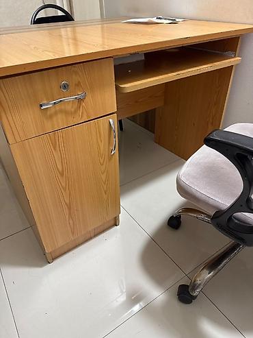 Ofis mebeli: Tecili coc ucuz qiymete Ofis üçün iş masaları və kreslolar dəsti - — 2