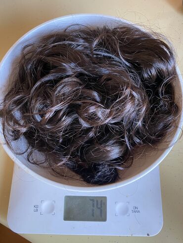 uwaq yellenceyi: Qız uzavi saçı çəki 74uzunluq 41,buruga meyilli sacsi.utlatkada bir