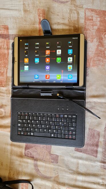 Tableti: Tablet sa futrolom i žičanom tastaturom - Android tablet dijagonale — 10