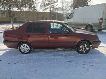 Volkswagen: Volkswagen Vento: 1992 г., 1.8 л, Механика, Бензин, Пикап