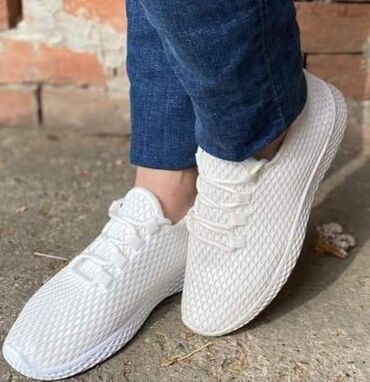 Women's Sneakers and athletic shoes: 41 — 5