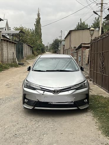 Продажа авто: Toyota Corolla: 2018 г., Бензин, Седан — 1