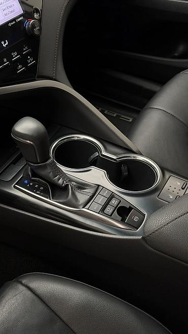 Toyota: Toyota Camry: 2019 г., 2.5 л, Вариатор, Гибрид, Седан — 10