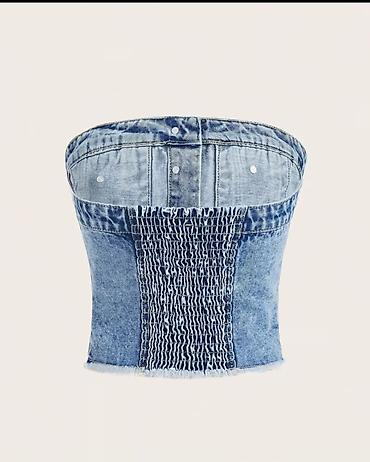 platforme cipele: Moderan ženski top od teksasa u svetloplavoj, denim nijansi. Model je — 2