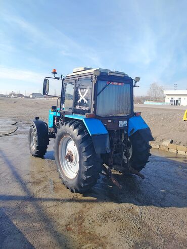 Traktorlar: Məhsul: Belarus MTZ 1221.2 traktor və qoşma avadanlıq Təsvir: - Güclü — 2