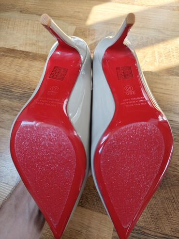 nike qaçış üçün qadın krossovkaları: Tuflilər, Ölçü: 38, rəng - Bej, Yeni