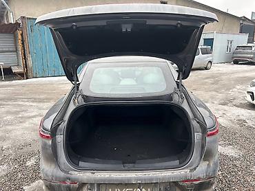 Zeekr: Zeekr : | 2023 г. Седан — 10