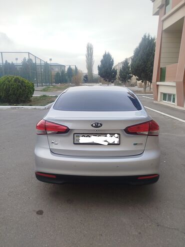 Kia: Kia K3: 1.6 l | 2017 il Sedan — 2