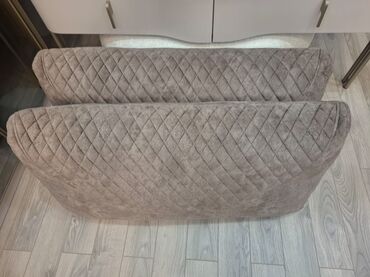 Divanlar: Divan, İşlənmiş, Açılan, Bazalı, Parça, Çatdırılma yoxdur — 9