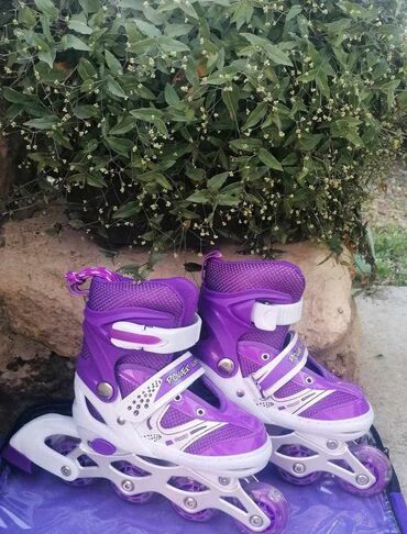 leteća lutka igračka: ‼️ AKCIJAAA ‼️ 🤩🤩 3800 din 🤩🤩 ⛸️⛸️Roleri sa Silikonskim svetlećim