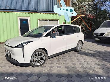 електро машина: BYD : 2022 г., Автомат, Электромобиль, Минивэн — 4