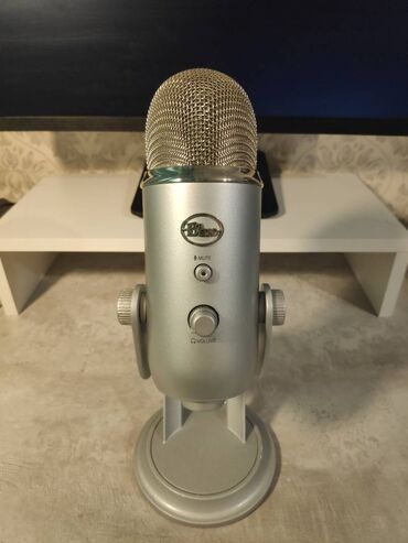 стойка для студийного микрофона: Продам микрофон: Blue Yeti Silver > Конденсаторный >