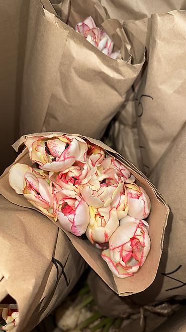 Букеты из живых цветов: 🌷🌷🌷*Дорогие покупатели!*🌷🌷🌷 • Кто хочет порадовать и поздравить своих — 8