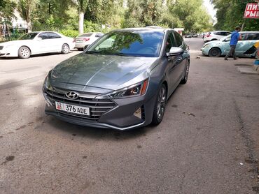 Hyundai: Hyundai Elantra: 2 л | 2019 г. | 55000 км | Седан