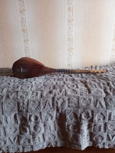 yolana gitara satilir: TECİLİ SATILIR ÜNVAN RAFİQ 10 R 8 NOYABIR ENDİRİM OLACAQ ELAQE NÖMRESİ