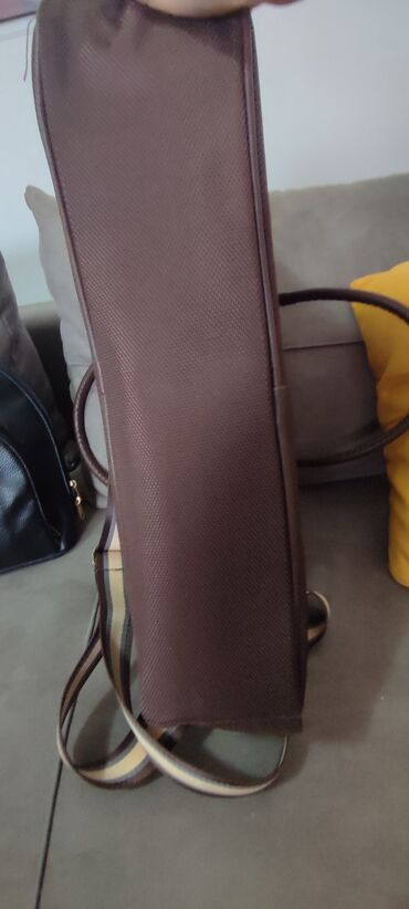 Torbe: Nove poslovne tasne.Braon odlicno organizirana 2000 din.Crna 1500 — 7