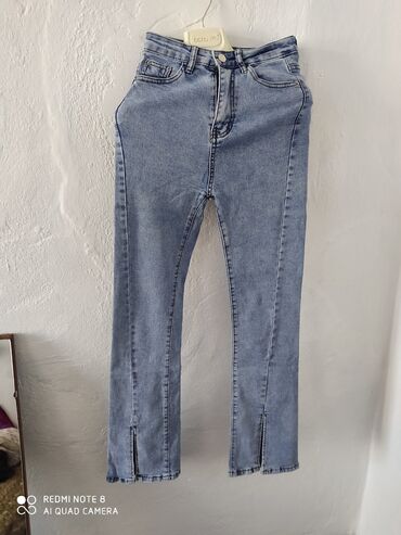 женские белые джинсы стрейч: Мом, Средняя талия, С разрезом