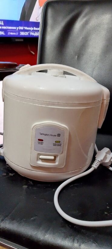 Ostali kuhinjski aparati: Friteza dobra 2,5 l manja
 Mirjevo — 15