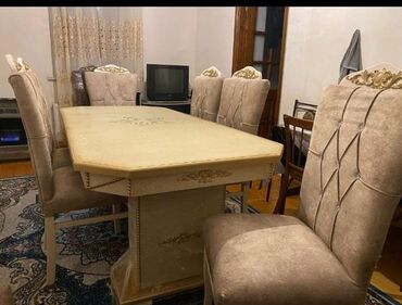 Masa və oturacaq dəstləri: Masa desti 6 stulla 350 manat.10 gundu alinib.Unvan Suraxani.SH
