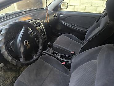 скутер токмок: Toyota Avensis: 2001 г., 1.8 л, Кол менен иштөөчү, Бензин, Седан — 5