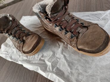 обувь ручной работы бишкек: Мужские ботинки, 39.5, Quechua, Б/у, цвет - Коричневый