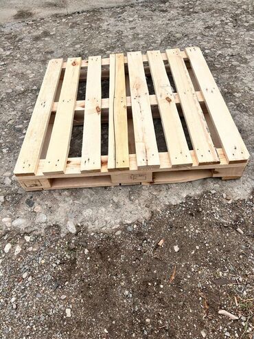 suse qab: Palet yeni .Olculeri 110x110.Yuk goturme qabiliyyeti 1.200-1.500